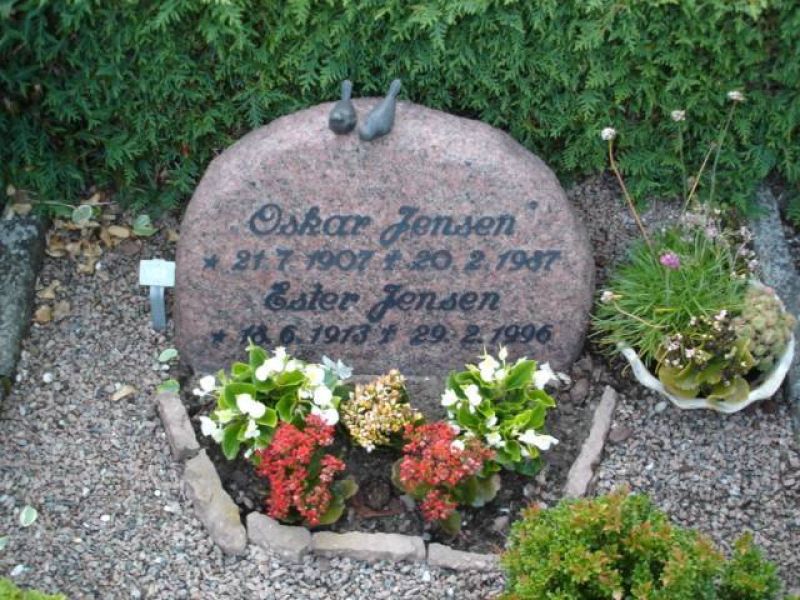 Ester  Jensen .jpg